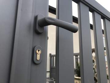 Pose de portail aluminium battant à Limoux